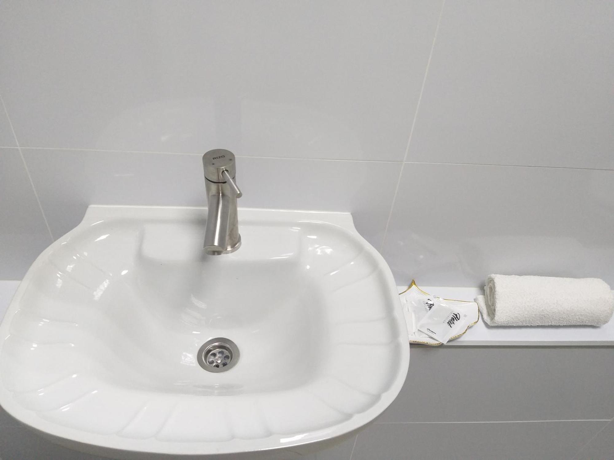 Sherlock Hotel Kharkiv Extérieur photo
